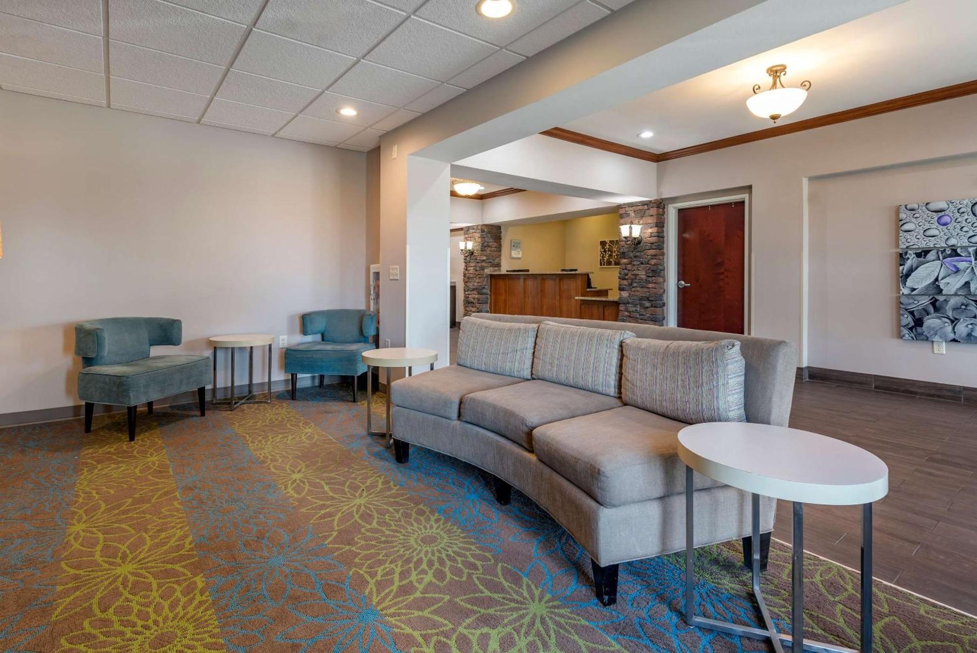 Sleep & I-70 Hotel Oakley