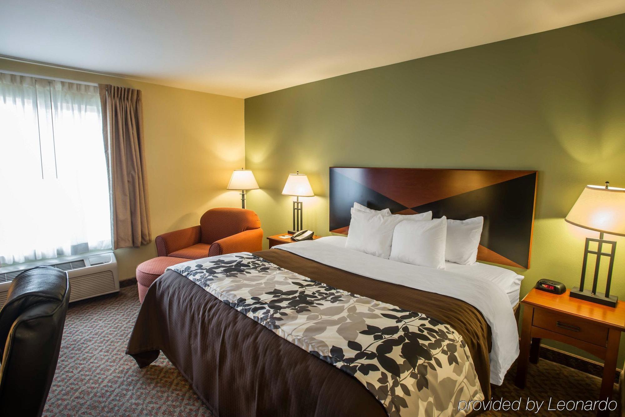 Hotel Sleep & I-70