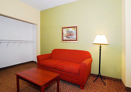 Hotel Sleep & I-70 3*